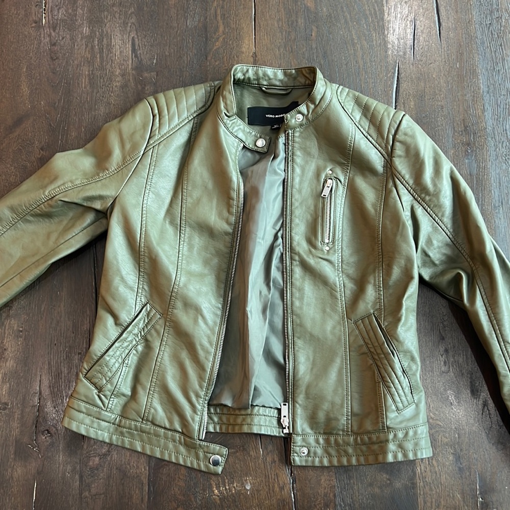 Vera Moda -Olive faux leather jacket- Size M